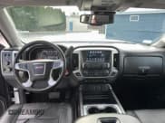 ✅ 2017 GMC Sierra 1500 SLT • VIN: 3GTU2NEC7HG410023 • Lot: 94057905. Wystawiony na Copart z przebiegiem 166 400 mil. Bezpłatny archiwum sprzedaży aukcyjnych z USA i szczegółowy raport historii pojazdu na DreamBid. Zdjęcie 9.