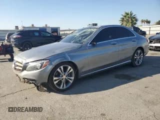 ✅ 2015 Mercedes-Benz C 300 • VIN: 55SWF4JBXFU057010 • Lot: 81761395. Wystawiony na Copart z przebiegiem 108 103 mil. Bezpłatny archiwum sprzedaży aukcyjnych z USA i szczegółowy raport historii pojazdu na DreamBid. Zdjęcie 1.