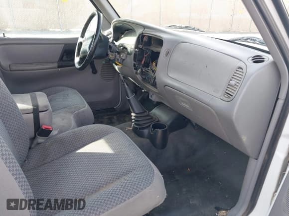 ✅ 1999 Ford Ranger XL • VIN: 1FTZR15V9XPA97496 • Lot: 41885037. Listed on IAAI with 205,661 mi. Free auction sales archive from the USA and detailed vehicle history report at DreamBid. Image 5.