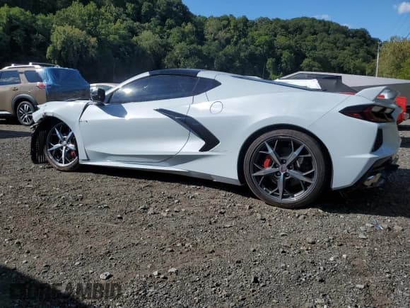 ✅ 2022 Chevrolet Corvette 2LT • VIN: 1G1YB2D46N5123309 • Lot: 91877715. Wystawiony na Copart z przebiegiem 10 132 mil. Bezpłatny archiwum sprzedaży aukcyjnych z USA i szczegółowy raport historii pojazdu na DreamBid. Zdjęcie 3.