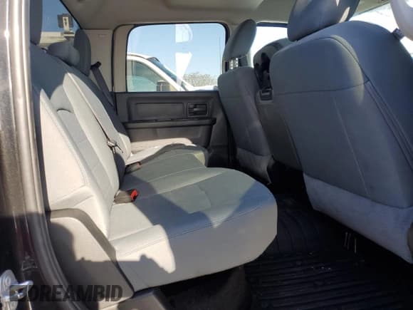 ✅ 2018 Ram 2500 Tradesman • VIN: 3C6UR5CJ3JG135003 • Lot: 45672215. Wystawiony na Copart z przebiegiem 56 238 mil. Bezpłatny archiwum sprzedaży aukcyjnych z USA i szczegółowy raport historii pojazdu na DreamBid. Zdjęcie 10.