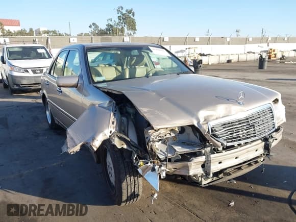 ✅ 2000 Mercedes-Benz C 230 Kompressor • VIN: WDBHA24G9YA856825 • Lot: 41418925. Wystawiony na IAAI z przebiegiem 99 616 mil. Bezpłatny archiwum sprzedaży aukcyjnych z USA i szczegółowy raport historii pojazdu na DreamBid. Zdjęcie 6.