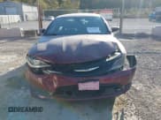✅ 2015 Chrysler 200 S • VIN: 1C3CCCBB8FN662560 • Lot: 43537530. Wystawiony na IAAI z przebiegiem 153 181 mil. Bezpłatny archiwum sprzedaży aukcyjnych z USA i szczegółowy raport historii pojazdu na DreamBid. Zdjęcie 12.