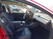 ✅ 2019 Tesla Model 3 Mid Range • VIN: 5YJ3E1EA7KF396485 • Lot: 41999619. Wystawiony na IAAI z przebiegiem 48 090 mil. Bezpłatny archiwum sprzedaży aukcyjnych z USA i szczegółowy raport historii pojazdu na DreamBid. Zdjęcie 5.