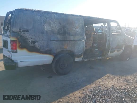 ✅ 2014 Ford Econoline Cargo Commercial • VIN: 1FTNS2EL8EDA81294 • Lot: 41435209. Wystawiony na IAAI z przebiegiem Nie podano. Bezpłatny archiwum sprzedaży aukcyjnych z USA i szczegółowy raport historii pojazdu na DreamBid. Zdjęcie 4.