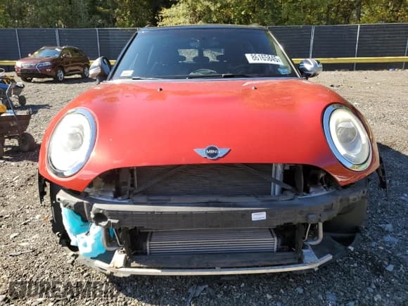 ✅ 2017 MINI Clubman Cooper • VIN: WMWLN5C59H2E32797 • Lot: 86165845. Wystawiony na Copart z przebiegiem 12 800 mil. Bezpłatny archiwum sprzedaży aukcyjnych z USA i szczegółowy raport historii pojazdu na DreamBid. Zdjęcie 5.