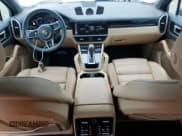 ✅ 2021 Porsche Cayenne E-Hybrid • VIN: WP1AE2AY1MDA24696 • Lot: 54376945. Wystawiony na Copart z przebiegiem 36 303 mil. Bezpłatny archiwum sprzedaży aukcyjnych z USA i szczegółowy raport historii pojazdu na DreamBid. Zdjęcie 8.