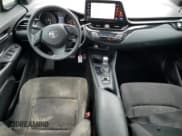 ✅ 2019 Toyota C-HR LE • VIN: NMTKHMBX6KR094189 • Лот: 90244195. Опубликован ранее на Copart с пробегом 54 625 миль. Бесплатный доступ к архиву аукционных продаж из США и подробный отчёт об истории автомобиля на DreamBid. Изображение 8.