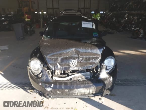 ✅ 2014 Volkswagen Beetle Entry • VIN: 3VWF17AT9EM638645 • Lot: 43625700. Wystawiony na IAAI z przebiegiem 73 240 mil. Bezpłatny archiwum sprzedaży aukcyjnych z USA i szczegółowy raport historii pojazdu na DreamBid. Zdjęcie 12.