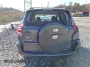 ✅ 2009 Toyota RAV4 • VIN: 2T3BF33V89W012244 • Лот: 43571260. Опубликован ранее на IAAI с пробегом 142 433 миль. Бесплатный доступ к архиву аукционных продаж из США и подробный отчёт об истории автомобиля на DreamBid. Изображение 6.