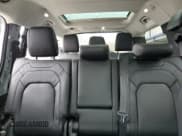 ✅ 2024 Land Rover Defender S • VIN: SALEJFFUXR2246631 • Lot: 44468045. Wystawiony na Copart z przebiegiem 25 295 mil. Bezpłatny archiwum sprzedaży aukcyjnych z USA i szczegółowy raport historii pojazdu na DreamBid. Zdjęcie 10.