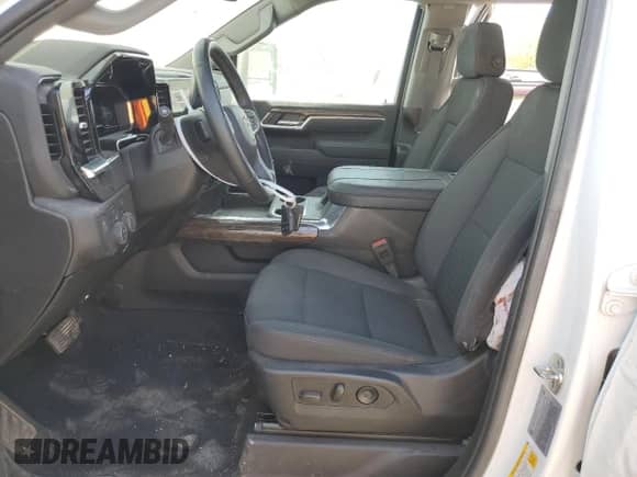 2025 Chevrolet Silverado 3500HD LT with VIN 1GC4KTEYXSF122554, listed as a Copart auction lot 52682285 with 19,735 mi miles and Salvage title. Bid and sale history available at DreamBid. Image 7.