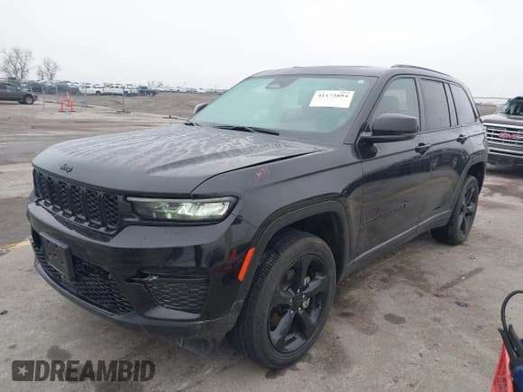 ✅ 2023 Jeep Grand Cherokee Altitude • VIN: 1C4RJHAG6PC552500 • Lot: 41173894. Listed on IAAI with 33,345 mi. Free auction sales archive from the USA and detailed vehicle history report at DreamBid. Image 17.