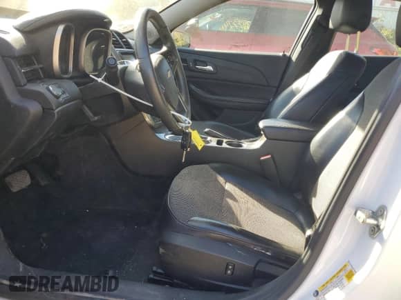 2016 Chevrolet Malibu LT z VIN 1G11C5SAXGF146484, wystawiony jako Copart lot #85549635 z przebiegiem 162 689 mil mil oraz Czysty tytuł • Clean title. Historia ofert i sprzedaży dostępna na DreamBid. Obrazek 7.