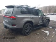 ✅ 2024 Lexus GX 550 Luxury • VIN: JTJVBCDX5R5007435 • Lot: 41908140. Wystawiony na IAAI z przebiegiem 10 147 mil. Bezpłatny archiwum sprzedaży aukcyjnych z USA i szczegółowy raport historii pojazdu na DreamBid. Zdjęcie 4.