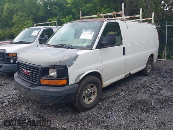 ✅ 2014 Ford Econoline Cargo Commercial • VIN: 1FTNS2EL9EDA77383 • Lot: 42289325. Wystawiony na IAAI z przebiegiem 202 645 mil. Bezpłatny archiwum sprzedaży aukcyjnych z USA i szczegółowy raport historii pojazdu na DreamBid. Zdjęcie 17.