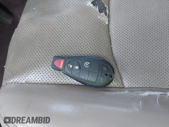 ✅ 2009 Dodge 1500 SLT • VIN: 1D3HV13T79J528603 • Lot: 40878151. Wystawiony na IAAI z przebiegiem 241 562 mil. Bezpłatny archiwum sprzedaży aukcyjnych z USA i szczegółowy raport historii pojazdu na DreamBid. Zdjęcie 11.