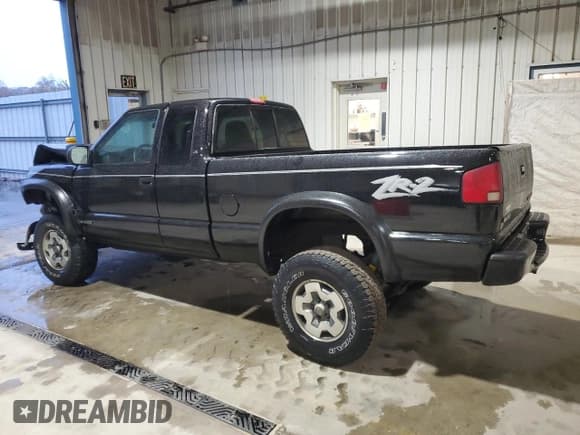 ✅ 2001 Chevrolet S-10 LS ZR2 • VIN: 1GCCT19W918101509 • Lot: 90377835. Wystawiony na Copart z przebiegiem 137 253 mil. Bezpłatny archiwum sprzedaży aukcyjnych z USA i szczegółowy raport historii pojazdu na DreamBid. Zdjęcie 2.