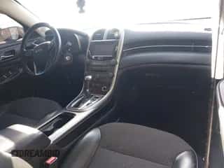 2013 Chevrolet Malibu LT z VIN 1G11E5SA4DF255089, wystawiony jako IAAI lot #41376450 z przebiegiem 159 824 mil mil oraz . Historia ofert i sprzedaży dostępna na DreamBid. Obrazek 5.