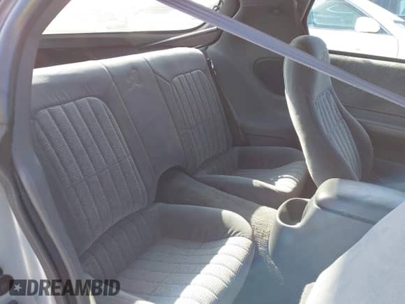 1997 Chevrolet Camaro z VIN 2G1FP22K4V2101038, wystawiony jako IAAI lot #41900016 z przebiegiem 139 207 mil mil oraz . Historia ofert i sprzedaży dostępna na DreamBid. Obrazek 8.