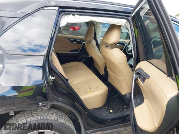 ✅ 2024 Toyota RAV4 XLE Premium • VIN: 2T3C1RFV7RW317400 • Lot: 43571076. Wystawiony na IAAI z przebiegiem 20 215 mil. Bezpłatny archiwum sprzedaży aukcyjnych z USA i szczegółowy raport historii pojazdu na DreamBid. Zdjęcie 8.