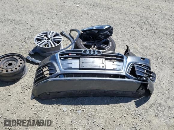 ✅ 2018 Audi SQ5 Premium Plus • VIN: WA1A4AFY6J2111003 • Lot: 57989665. Listed on Copart with 132,383 mi. Free auction sales archive from the USA and detailed vehicle history report at DreamBid. Image 13.