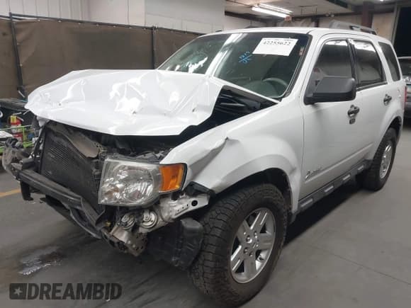 ✅ 2011 Ford Escape Hybrid • VIN: 1FMCU5K36BKC53834 • Lot: 42255622. Wystawiony na IAAI z przebiegiem 90 271 mil. Bezpłatny archiwum sprzedaży aukcyjnych z USA i szczegółowy raport historii pojazdu na DreamBid. Zdjęcie 2.