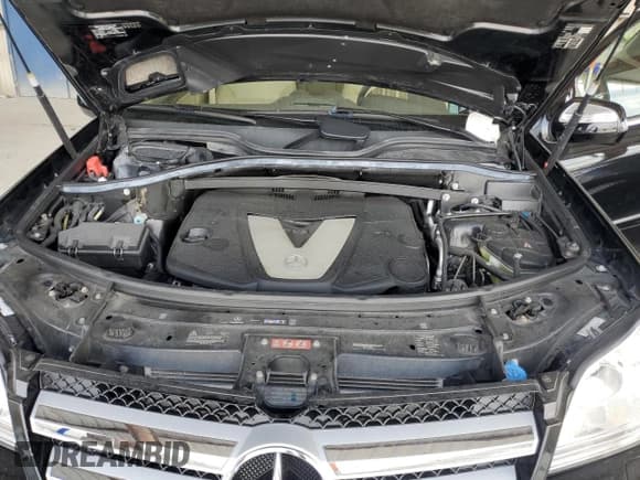 ✅ 2010 Mercedes-Benz GL 350 • VIN: 4JGBF2FEXAA620898 • Lot: 70263105. Wystawiony na Copart z przebiegiem 51 348 mil. Bezpłatny archiwum sprzedaży aukcyjnych z USA i szczegółowy raport historii pojazdu na DreamBid. Zdjęcie 12.