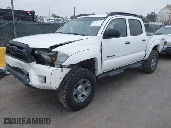 ✅ 2015 Toyota Tacoma • VIN: 3TMLU4EN3FM195773 • Lot: 43779441. Wystawiony na IAAI z przebiegiem 115 119 mil. Bezpłatny archiwum sprzedaży aukcyjnych z USA i szczegółowy raport historii pojazdu na DreamBid. Zdjęcie 2.