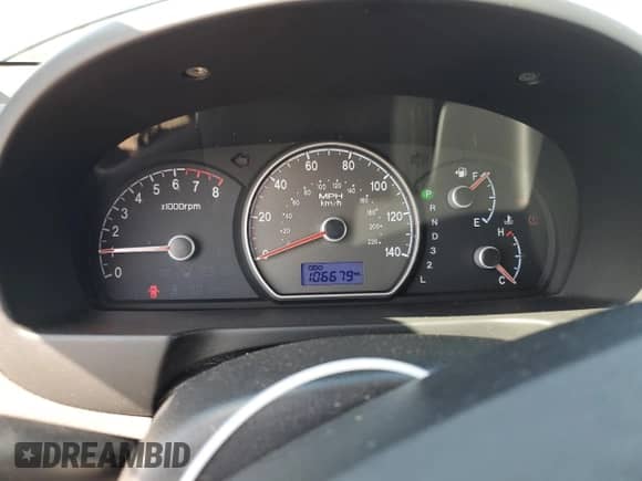 2008 Hyundai Elantra GLS z VIN KMHDU46D28U347403, wystawiony jako Copart lot #73865144 z przebiegiem 106 679 mil mil oraz Czysty tytuł • Clean title. Historia ofert i sprzedaży dostępna na DreamBid. Obrazek 9.