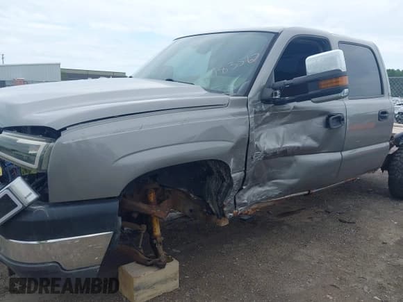 ✅ 2006 Chevrolet Silverado 2500HD LT3 • VIN: 1GCHK23D36F183567 • Лот: 42841319. Опубликован ранее на IAAI с пробегом 184 029 миль. Бесплатный доступ к архиву аукционных продаж из США и подробный отчёт об истории автомобиля на DreamBid. Изображение 6.