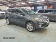 ✅ 2019 Ford Escape SE • VIN: 1FMCU9GD1KUC35495 • Лот: 94473215. Опубликован ранее на Copart с пробегом 181 328 миль. Бесплатный доступ к архиву аукционных продаж из США и подробный отчёт об истории автомобиля на DreamBid. Изображение 3.