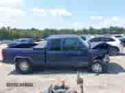 ✅ 1995 GMC Sierra 1500 • VIN: 2GTEC19K1S1534915 • Lot: 43112864. Wystawiony na IAAI z przebiegiem 205 048 mil mil. Skorzystaj z bezpłatnego archiwum sprzedaży aukcyjnych z USA i zobacz szczegółowy raport historii pojazdu na DreamBid. Zdjęcie 13.