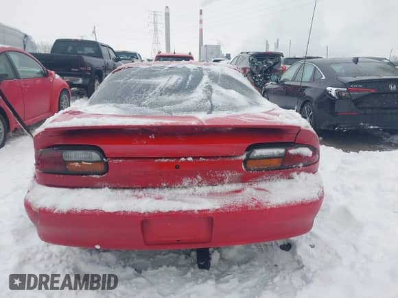 2002 Chevrolet Camaro z VIN 2G1FP22K622159096, wystawiony jako IAAI lot #41303983 z przebiegiem 153 968 mil mil oraz . Historia ofert i sprzedaży dostępna na DreamBid. Obrazek 16.