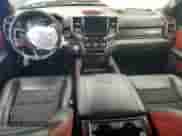 2019 Ram 1500 Rebel z VIN 1C6SRFLT0KN698856, wystawiony jako Copart lot #69225485 z przebiegiem 143 146 mil mil oraz Szkoda całkowita • Salvage title. Historia ofert i sprzedaży dostępna na DreamBid. Obrazek 8.