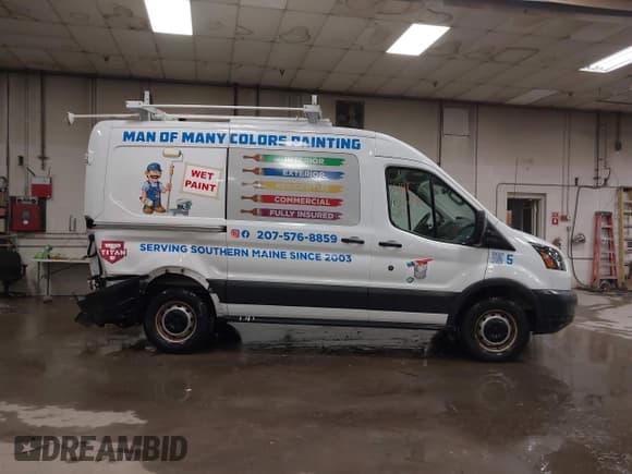 ✅ 2018 Ford Transit • VIN: 1FTYR1CM6JKA12527 • Lot: 41117614. Wystawiony na IAAI z przebiegiem 93 048 mil. Bezpłatny archiwum sprzedaży aukcyjnych z USA i szczegółowy raport historii pojazdu na DreamBid. Zdjęcie 14.