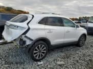 ✅ 2019 Lincoln MKC Reserve • VIN: 5LMCJ3D94KUL48389 • Lot: 86713505. Wystawiony na Copart z przebiegiem 110 218 mil. Bezpłatny archiwum sprzedaży aukcyjnych z USA i szczegółowy raport historii pojazdu na DreamBid. Zdjęcie 3.