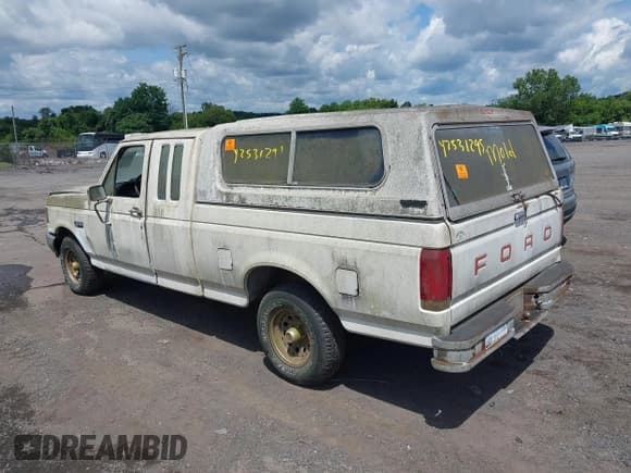 ✅ 1989 Ford F-150 • VIN: 1FTEX15N4KKA99134 • Lot: 42531291. Wystawiony na IAAI z przebiegiem 151 189 mil. Bezpłatny archiwum sprzedaży aukcyjnych z USA i szczegółowy raport historii pojazdu na DreamBid. Zdjęcie 3.