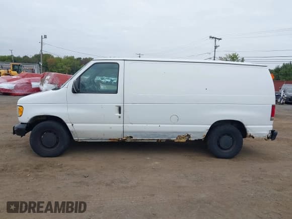 ✅ 1998 Ford Econoline Cargo • VIN: 1FTRE1427WHB61773 • Lot: 43277411. Wystawiony na IAAI z przebiegiem 201 098 mil. Bezpłatny archiwum sprzedaży aukcyjnych z USA i szczegółowy raport historii pojazdu na DreamBid. Zdjęcie 14.