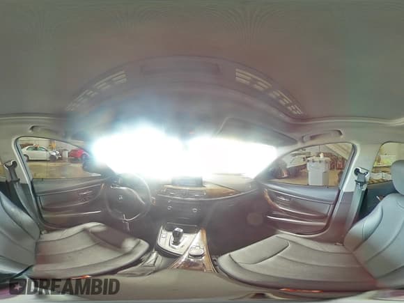 ✅ 2015 BMW 3 Series 320i xDrive • VIN: WBA3C3G50FNS76632 • Lot: 52041325. Wystawiony na Copart z przebiegiem 121 706 mil. Bezpłatny archiwum sprzedaży aukcyjnych z USA i szczegółowy raport historii pojazdu na DreamBid. Zdjęcie 14.