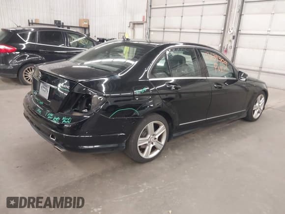 ✅ 2011 Mercedes-Benz C 300 Sport • VIN: WDDGF8BB2BR180774 • Lot: 43639309. Listed on IAAI with 135,449 mi. Free auction sales archive from the USA and detailed vehicle history report at DreamBid. Image 4.