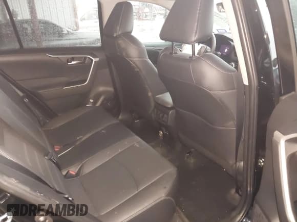 ✅ 2024 Toyota RAV4 XLE Premium • VIN: 2T3C1RFV8RW305725 • Lot: 42198443. Listed on IAAI with 6,811 mi. Free auction sales archive from the USA and detailed vehicle history report at DreamBid. Image 8.