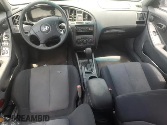 ✅ 2005 Hyundai Elantra GLS • VIN: KMHDN56D25U132912 • Lot: 54017165. Wystawiony na Copart z przebiegiem 318 569 mil. Bezpłatny archiwum sprzedaży aukcyjnych z USA i szczegółowy raport historii pojazdu na DreamBid. Zdjęcie 8.