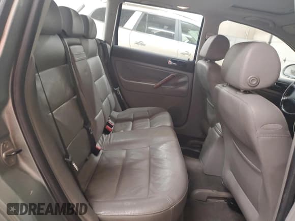 ✅ 2004 Volkswagen Passat GLS • VIN: WVWVD63B84E235507 • Lot: 58101475. Listed on Copart with 195,186 mi. Free auction sales archive from the USA and detailed vehicle history report at DreamBid. Image 10.