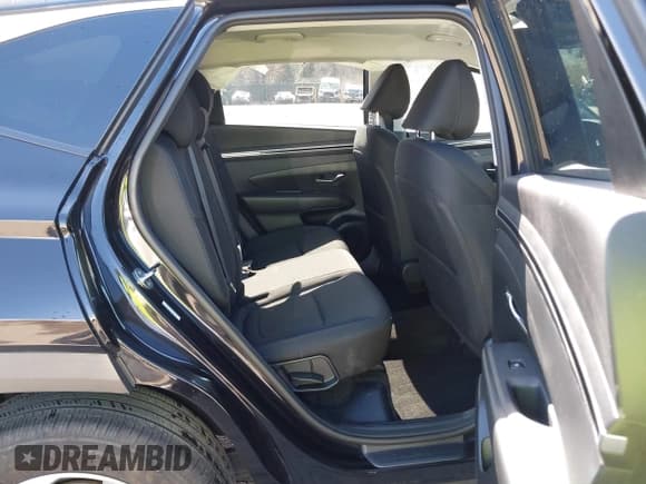 ✅ 2022 Hyundai Tucson Preferred • VIN: KM8JBCAE7NU065076 • Lot: 41769597. Wystawiony na IAAI z przebiegiem 20 813 mil. Bezpłatny archiwum sprzedaży aukcyjnych z USA i szczegółowy raport historii pojazdu na DreamBid. Zdjęcie 8.