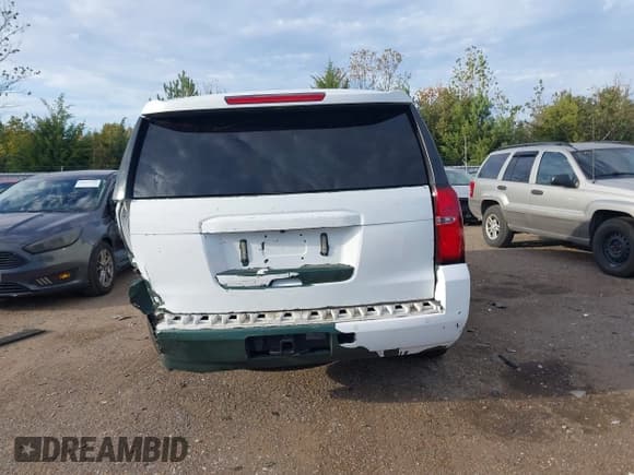 ✅ 2019 Chevrolet Tahoe Commercial • VIN: 1GNLCDEC3KR372095 • Lot: 40811106. Wystawiony na IAAI z przebiegiem 128 865 mil. Bezpłatny archiwum sprzedaży aukcyjnych z USA i szczegółowy raport historii pojazdu na DreamBid. Zdjęcie 16.