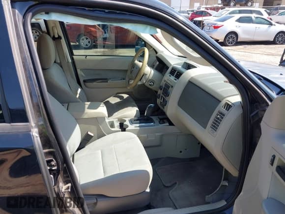 ✅ 2011 Ford Escape Hybrid • VIN: 1FMCU5K38BKA34678 • Lot: 42731662. Listed on IAAI with 185,239 mi. Free auction sales archive from the USA and detailed vehicle history report at DreamBid. Image 5.