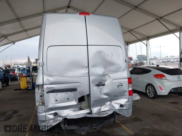✅ 2020 Nissan NV SV • VIN: 1N6AF0LY2LN801103 • Lot: 43747280. Listed on IAAI with 72,046 mi. Free auction sales archive from the USA and detailed vehicle history report at DreamBid. Image 17.