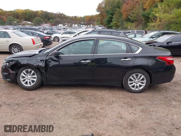 ✅ 2017 Nissan Altima SV • VIN: 1N4AL3AP5HC159766 • Lot: 43513579. Listed on IAAI with 121,914 mi. Free auction sales archive from the USA and detailed vehicle history report at DreamBid. Image 15.