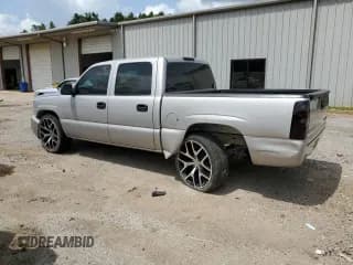 ✅ 2005 Chevrolet Silverado 1500 LS • VIN: 2GCEC13T551105573 • Лот: 63505394. Опубликован ранее на Copart с пробегом 173 697 миль. Бесплатный доступ к архиву аукционных продаж из США и подробный отчёт об истории автомобиля на DreamBid. Изображение 2.